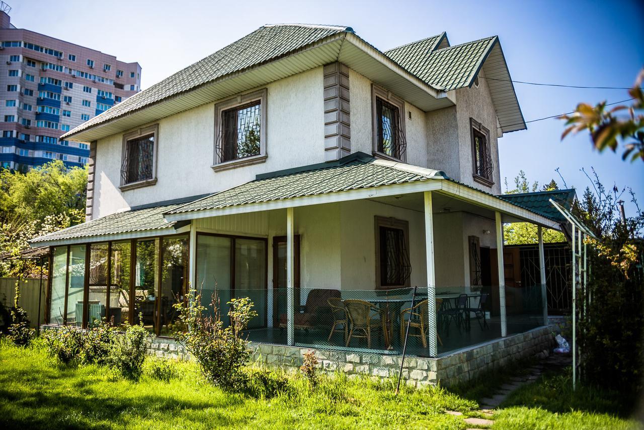 "European" Backpackers Hostel In Алматы Экстерьер фото