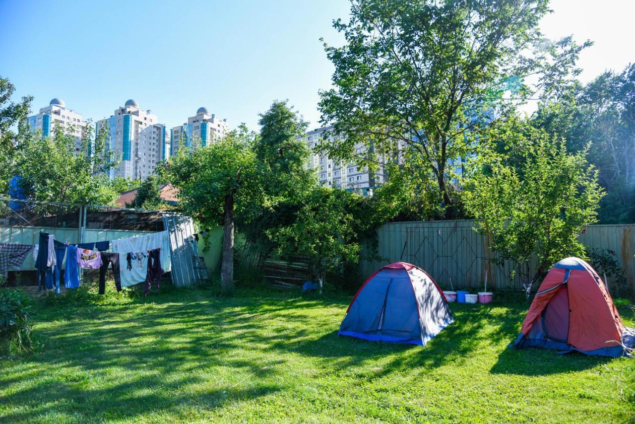 "European" Backpackers Hostel In Алматы Экстерьер фото