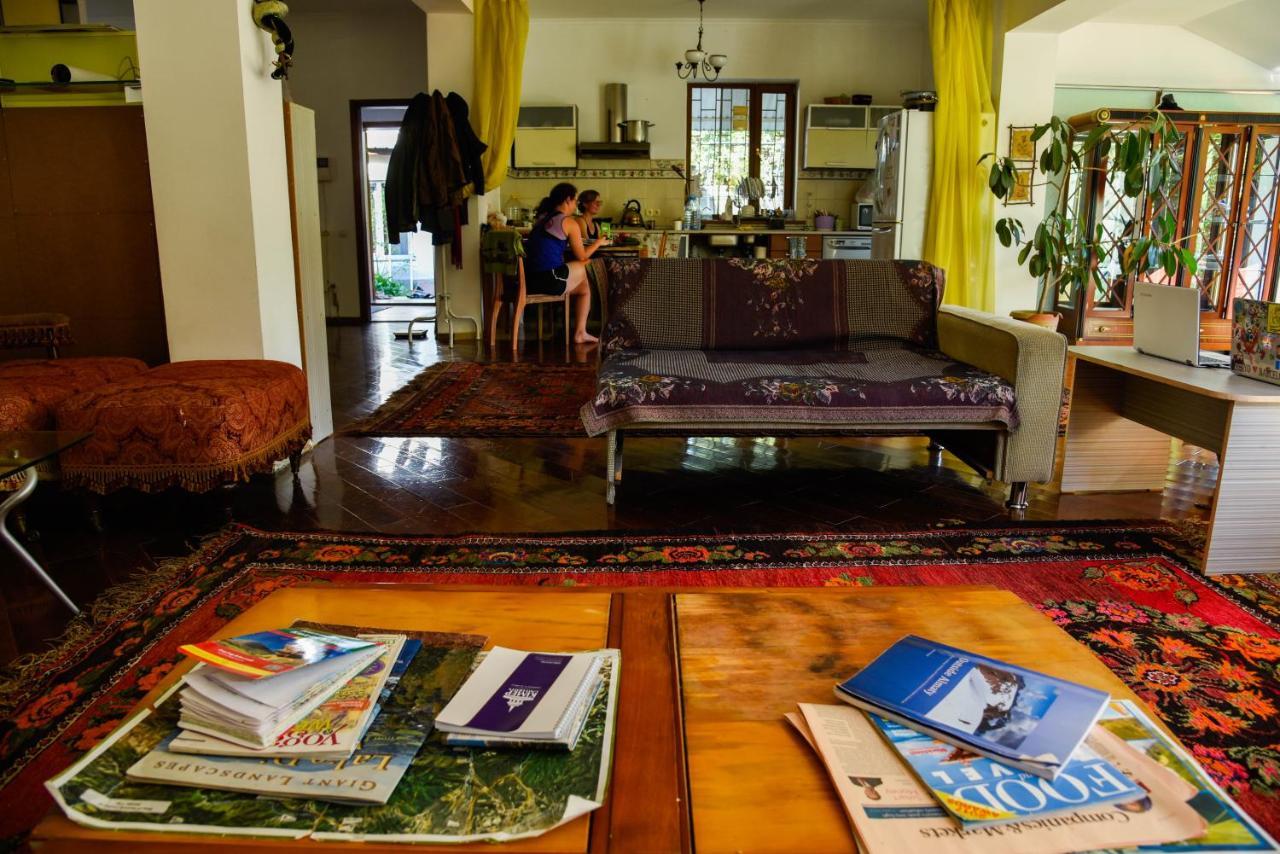 "European" Backpackers Hostel In Алматы Экстерьер фото